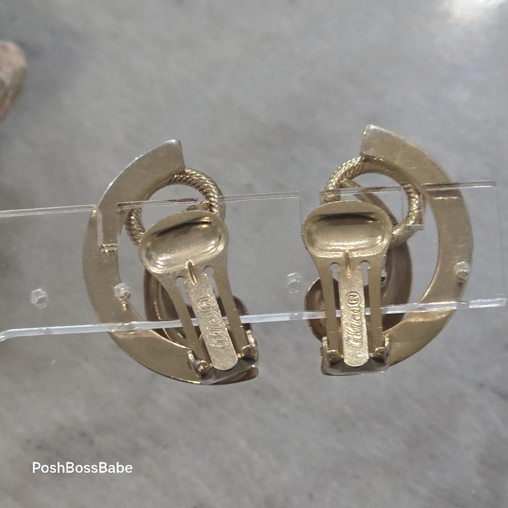 𝙑𝙞𝙣𝙩𝙖𝙜𝙚 𝙎𝙞𝙜𝙣𝙚𝙙 '𝘼𝙡𝙞𝙘𝙚' 𝙎𝙞𝙡𝙫𝙚𝙧 𝙏𝙤𝙣𝙚 𝙈𝙚𝙩𝙖𝙡 - Picture 3 of 6